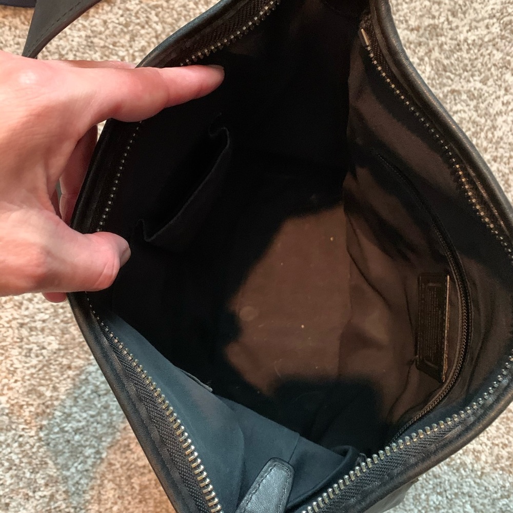 Black Coach crossbody/shoulder bag - Picture 3 of 3